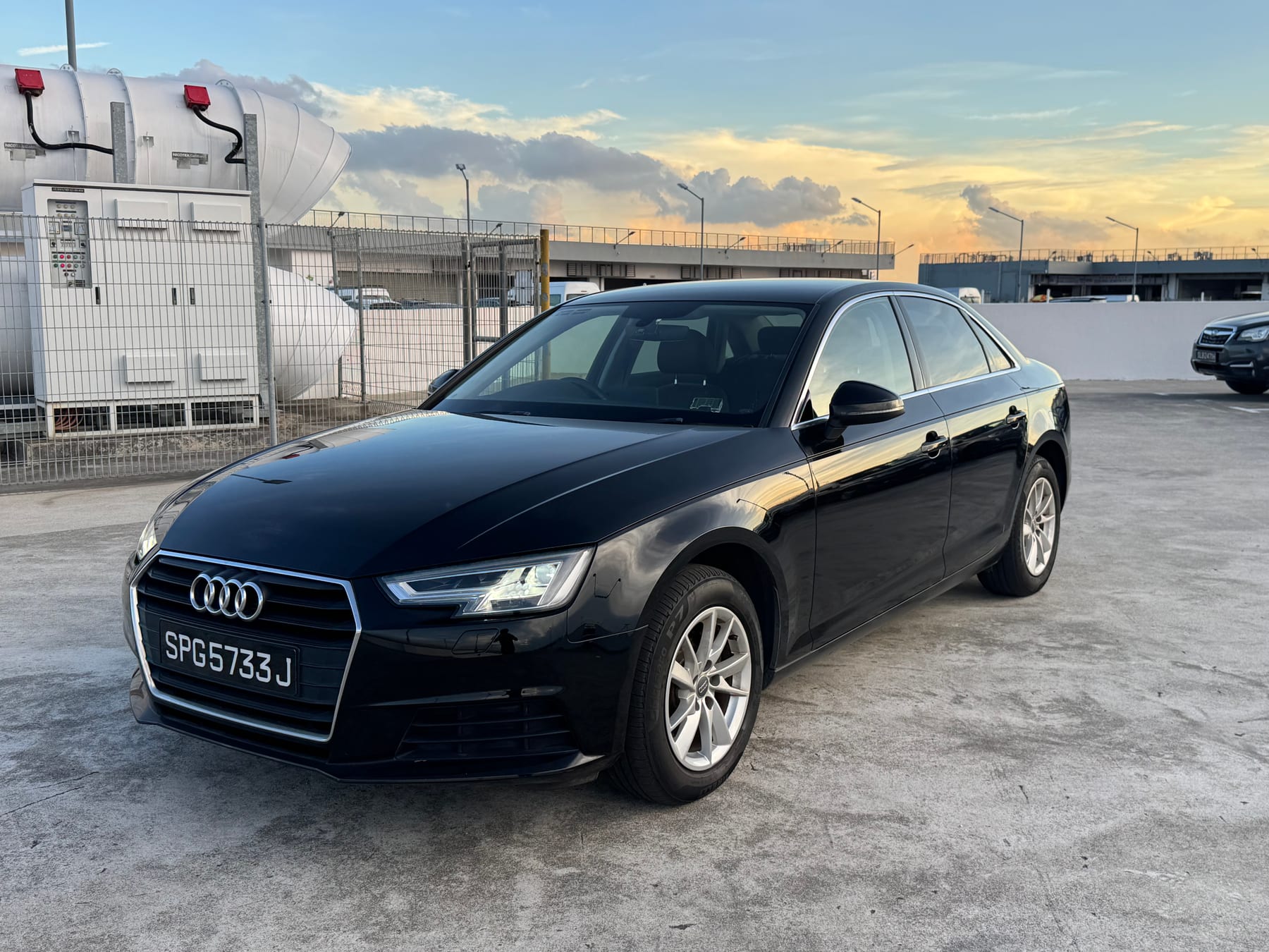 2016 Audi A4, image 1