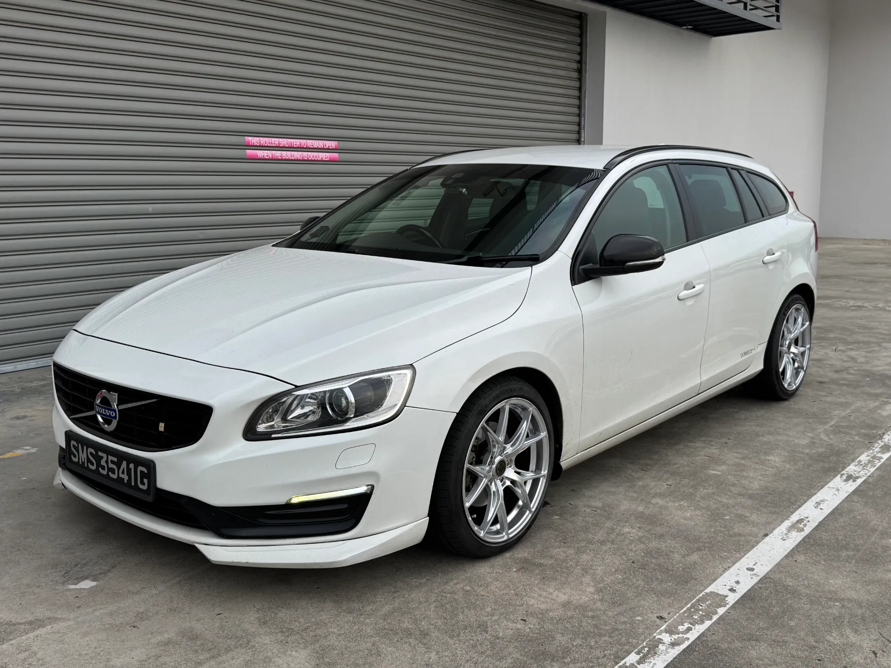 2016 Volvo V60, image 1