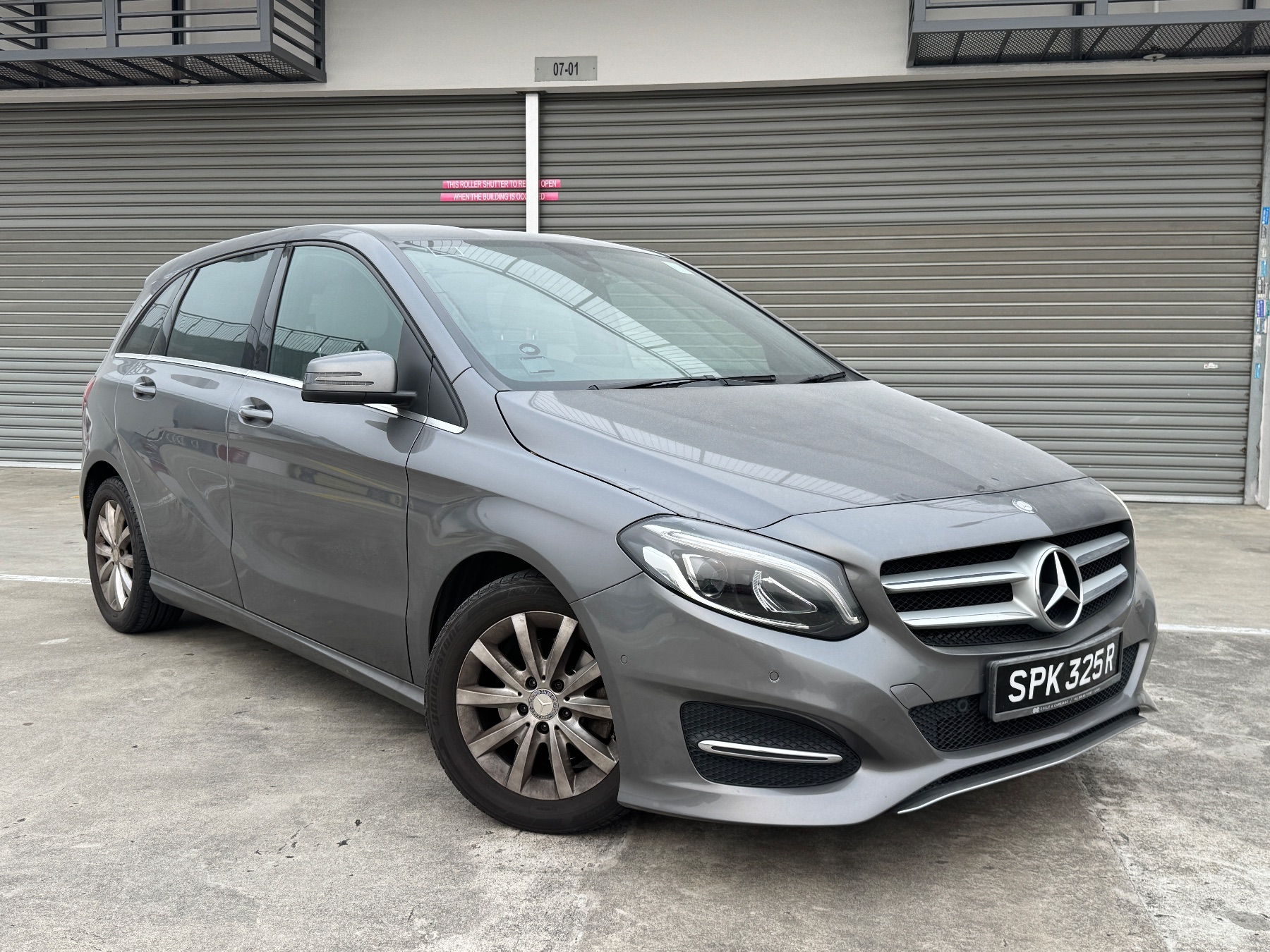 2016 Mercedes-Benz B180, image 1