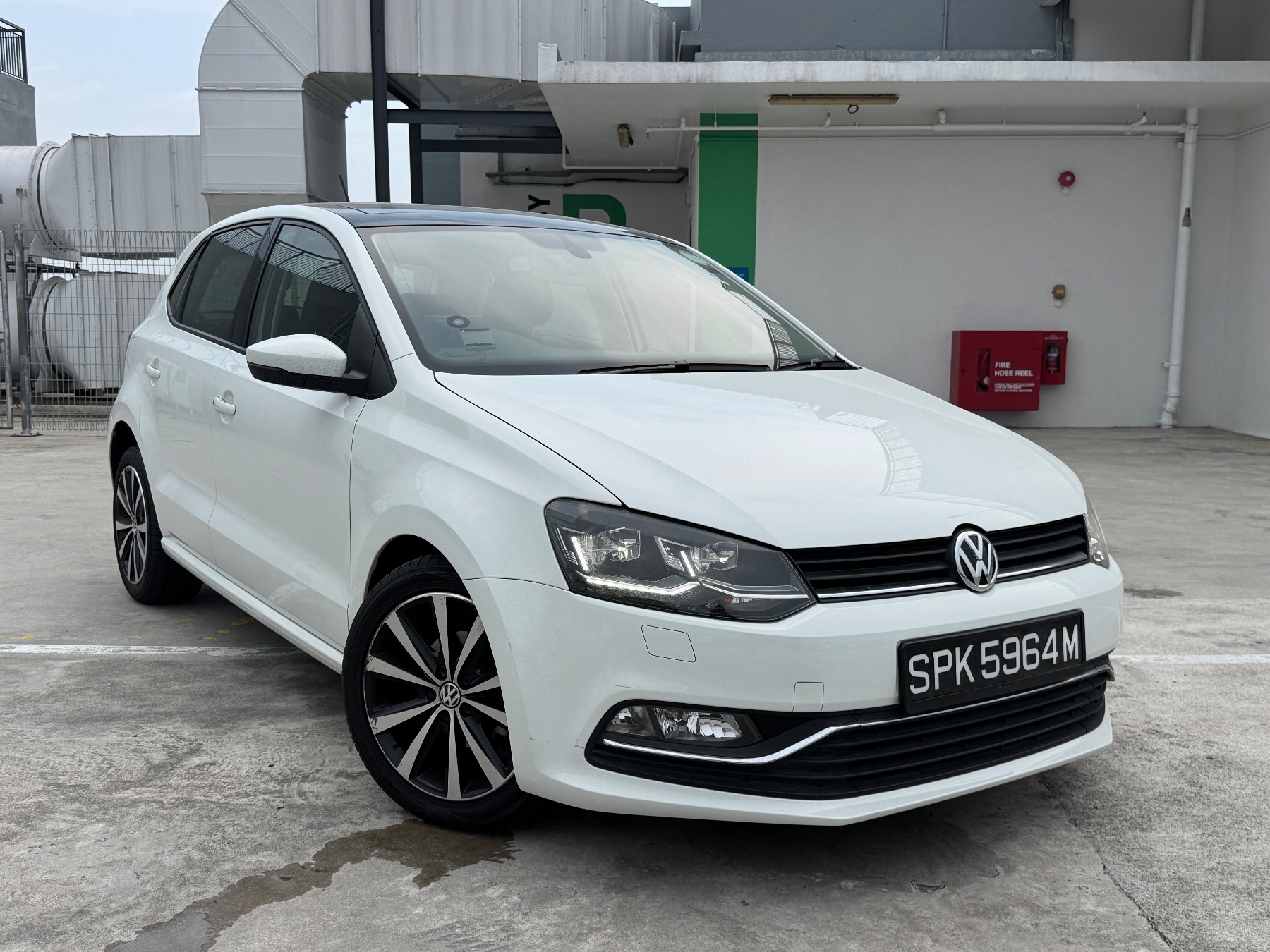 2016 Volkswagen Polo, image 1